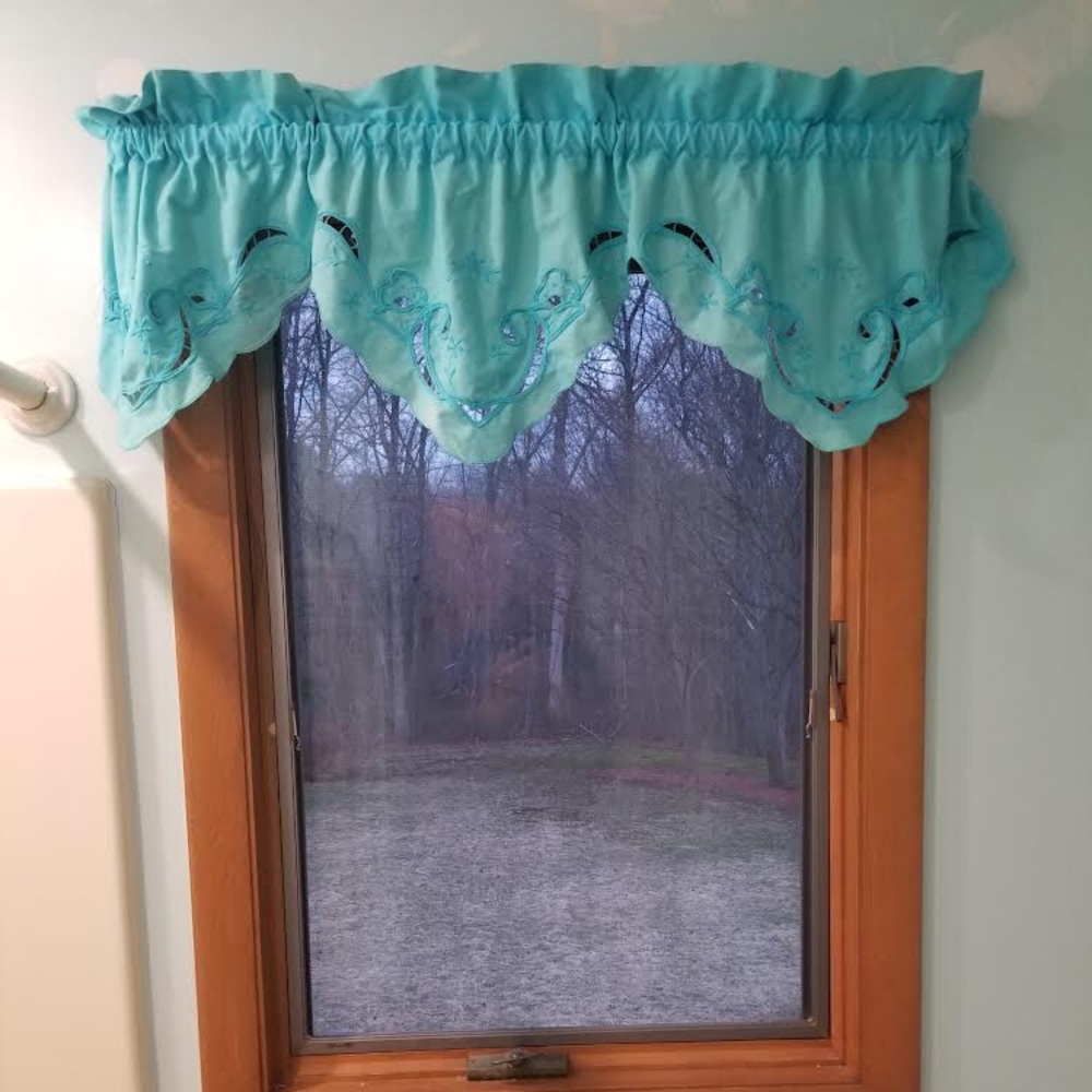 Aqua Curtain Valence